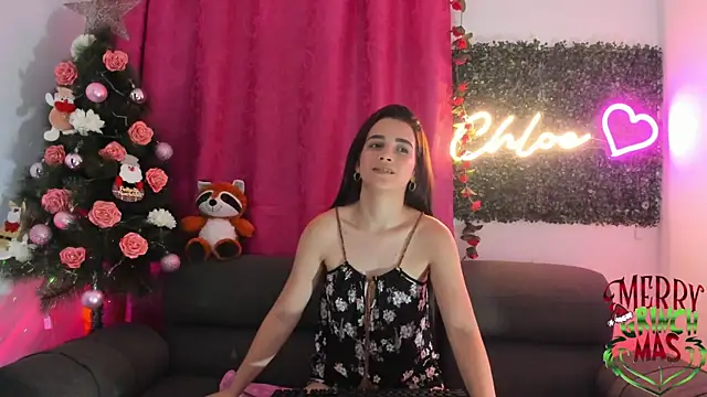 Chloesmithx  online show from 12/19/24, 10:21