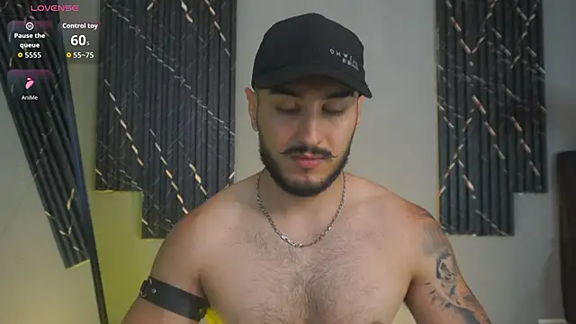 Snapshot of Zionmattis chatting on 10/17/25, 01:42 Zionmattis online show from 10/17/25, 01:42