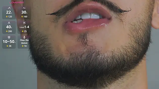 Snapshot of Zionmattis chatting on 10/21/25, 01:50 Zionmattis online show from 10/21/25, 01:50