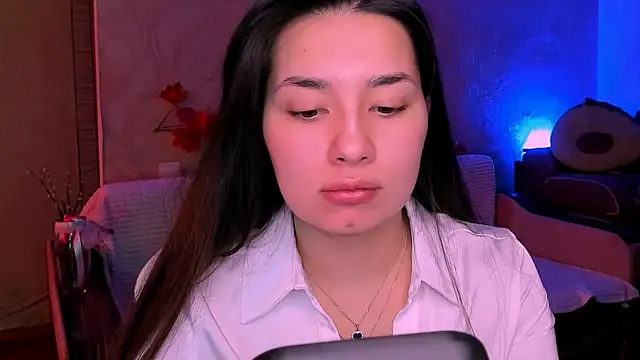 Snapshot of Swee_Alicee chatting on 03/20/25, 12:11 Swee Alicee online show from 03/20/25, 12:11