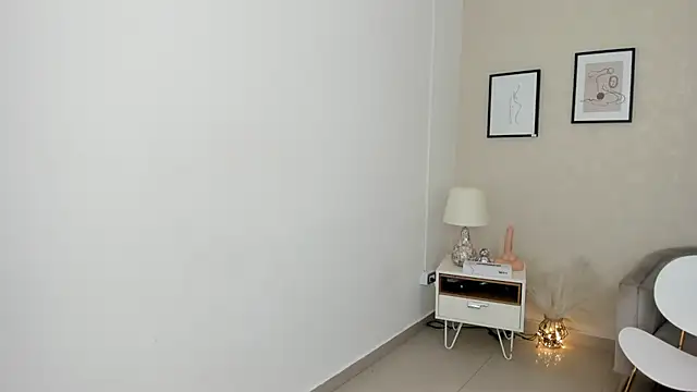 Snapshot of Hellen_coy chatting on 01/29/25, 12:24 Hellen coy online show from 01/29/25, 12:24