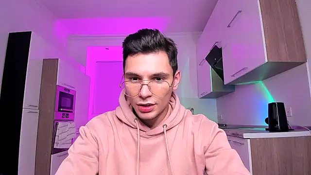 denlover1 online show from 12/04/24, 04:21