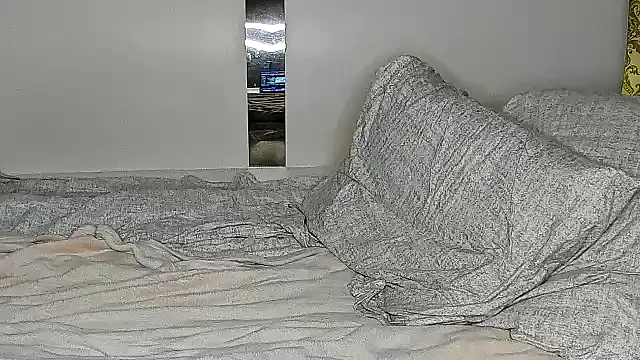 denlover1 online show from 01/30/25, 07:37