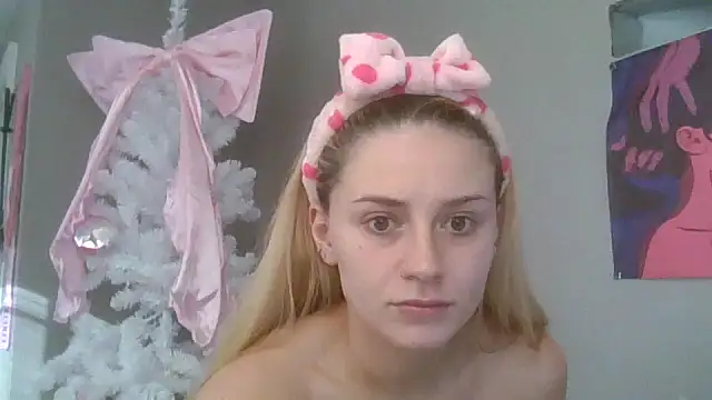 Snapshot of lexybabyxo chatting on 11/17/25, 01:50 lexybabyxo online show from 11/17/25, 01:50