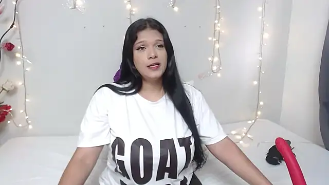 Nicol Love0 online show from 01/09/25, 08:11