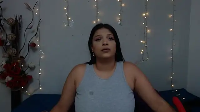 Nicol Love0 online show from 01/10/25, 06:49