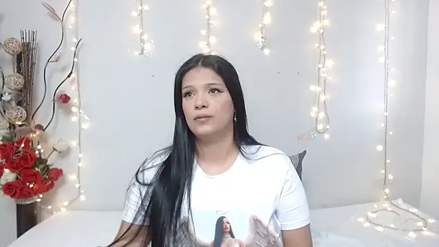 Nicol Love0 online show from 01/11/25, 07:05