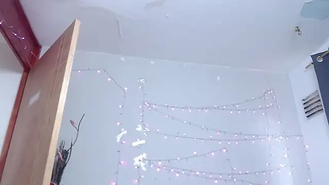 Nicol Love0 online show from 03/12/25, 01:51