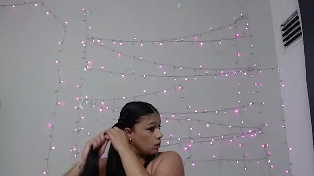 Nicol Love0 online show from 03/14/25, 11:01