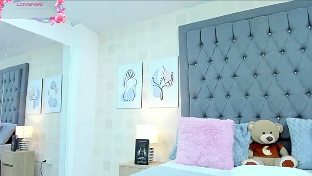 Snapshot of JoslinEvans chatting on 01/11/25, 12:07 JoslinEvans online show from 01/11/25, 12:07