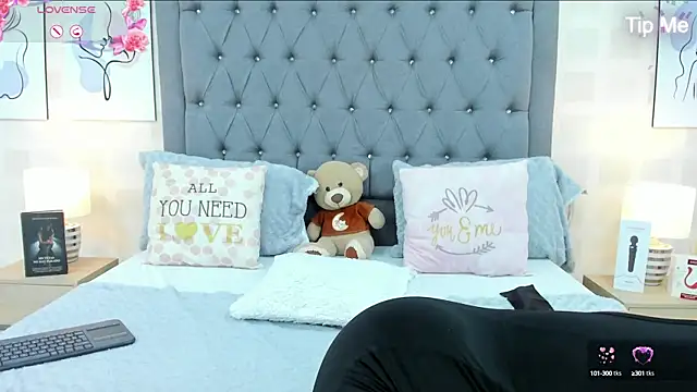 Snapshot of JoslinEvans chatting on 02/01/25, 12:16 JoslinEvans online show from 02/01/25, 12:16