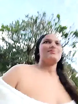 girl milk1 online show from 10/22/25, 10:20