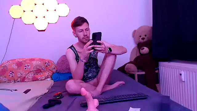 Snapshot of jonny-bisexual chatting on 09/16/25, 09:05 jonny-bisexual online show from 09/16/25, 09:05