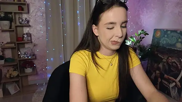 AuroraAksnesss online show from 12/11/24, 02:22