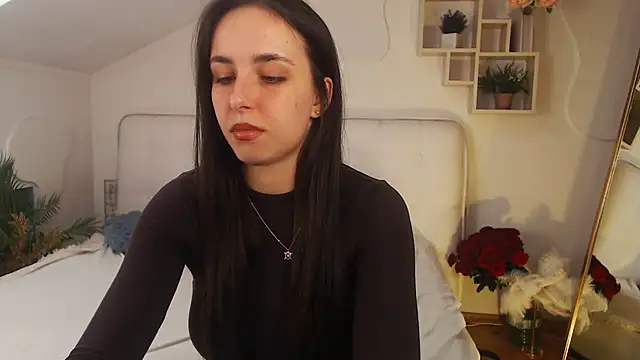 AuroraAksnesss online show from 03/10/25, 02:05