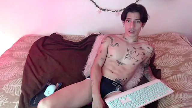 Apolo Hidalgo01 online show from 12/25/24, 04:43