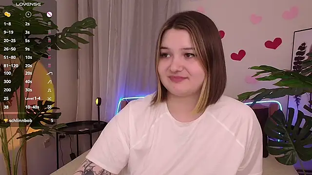 Snapshot of Alice_Walters chatting on 02/04/25, 10:02 Alice Walters online show from 02/04/25, 10:02