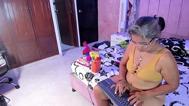 mature bigass   online show from 01/08/25, 10:26