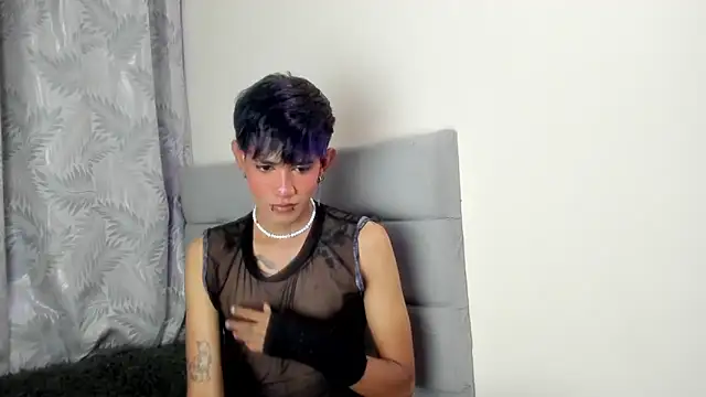 andrew uwu  online show from 11/28/25, 10:45