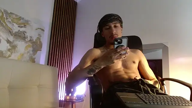 Snapshot of rafael_stone chatting on 02/05/25, 03:55 rafael stone online show from 02/05/25, 03:55