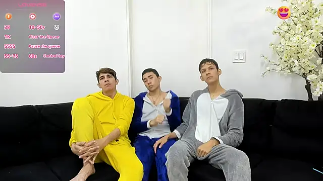 StrawwBoys online show from 10/07/25, 10:45