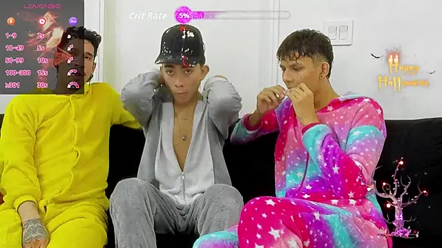 StrawwBoys online show from 10/30/25, 10:27