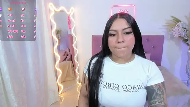 Snapshot of kendra_tay chatting on 11/27/25, 03:19 kendra tay online show from 11/27/25, 03:19