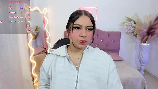 Snapshot of kendra_tay chatting on 12/01/25, 03:00 kendra tay online show from 12/01/25, 03:00