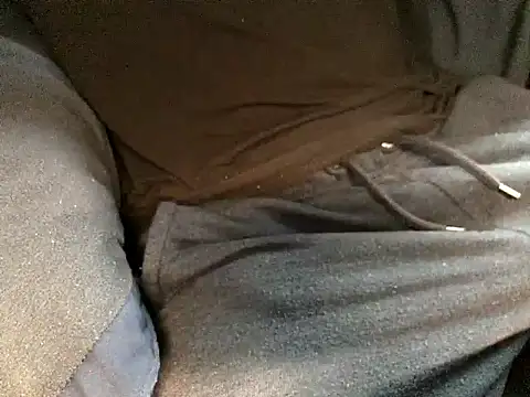 Snapshot of Ryan67533 chatting on 12/31/24, 07:10 Ryan67533 online show from 12/31/24, 07:10