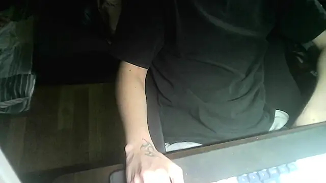 Snapshot of Ryan67533 chatting on 09/14/25, 02:22 Ryan67533 online show from 09/14/25, 02:22