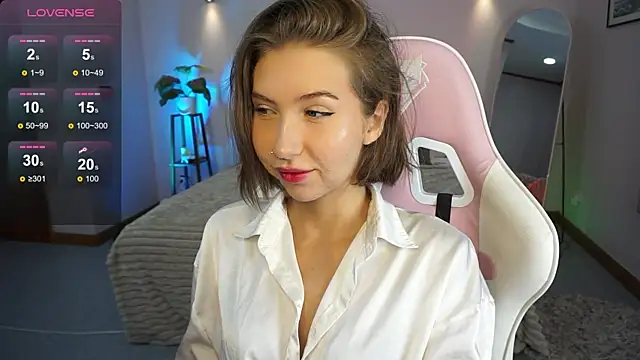 Snapshot of LinaSiren chatting on 01/13/25, 03:12 LinaSiren online show from 01/13/25, 03:12