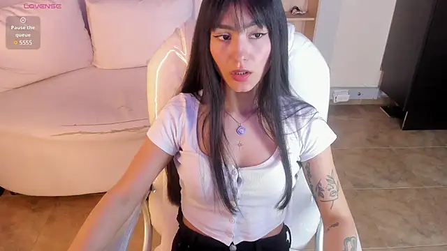 Snapshot of Amy_Kiitty_ chatting on 03/17/25, 11:54 Amy Kiitty online show from 03/17/25, 11:54