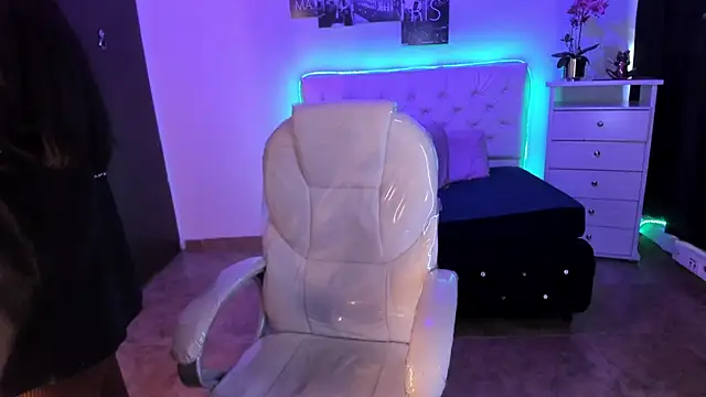 Amy Kiitty  online show from 11/25/25, 12:49