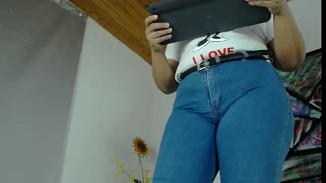 Iivana 19 online show from 02/20/25, 04:03