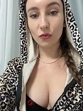 viviandaimond1 online show from 10/20/25, 03:56