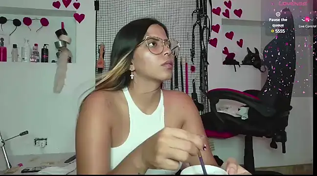 Megaan Greey online show from 03/11/25, 09:37