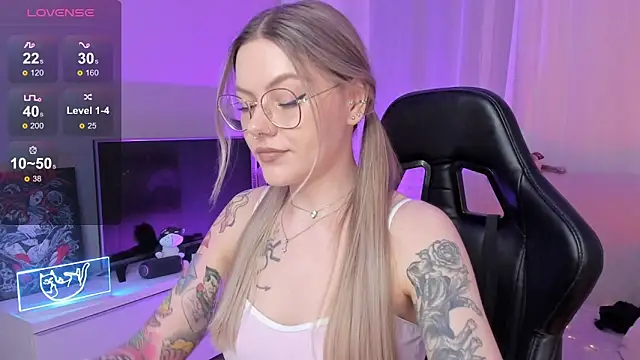 Marta May  online show from 09/27/25, 03:39