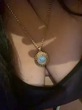 Cameelia online show from 09/15/25, 02:22