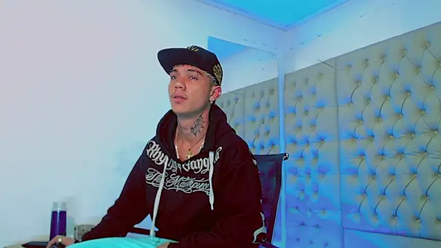 HannibalLester online show from 02/04/25, 02:49