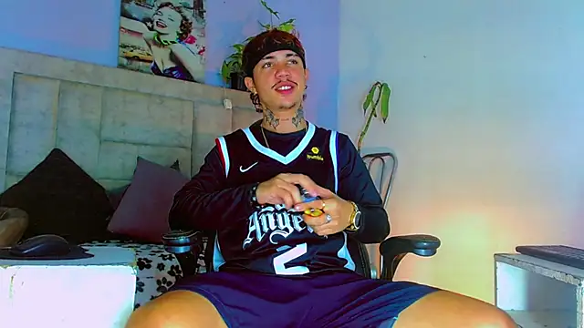 HannibalLester online show from 09/18/25, 04:47