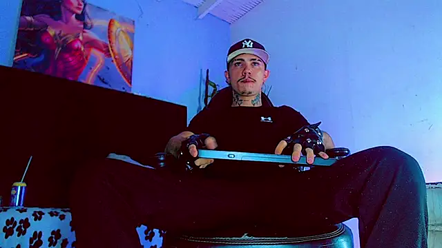 HannibalLester online show from 10/26/25, 06:14