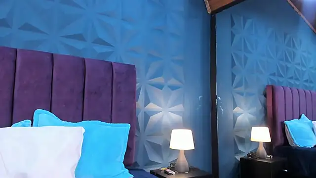 Snapshot of NicoleJonss chatting on 09/26/25, 02:59 NicoleJonss online show from 09/26/25, 02:59