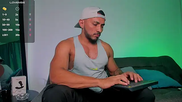 Snapshot of maximusclark1 chatting on 02/25/25, 11:11 maximusclark1 online show from 02/25/25, 11:11
