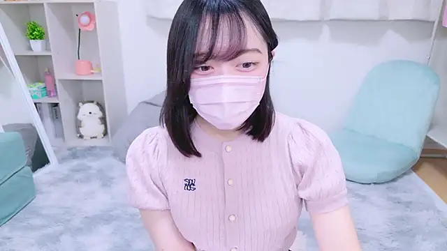 Snapshot of Yurie_ chatting on 12/04/24, 02:42 Yurie  online show from 12/04/24, 02:42