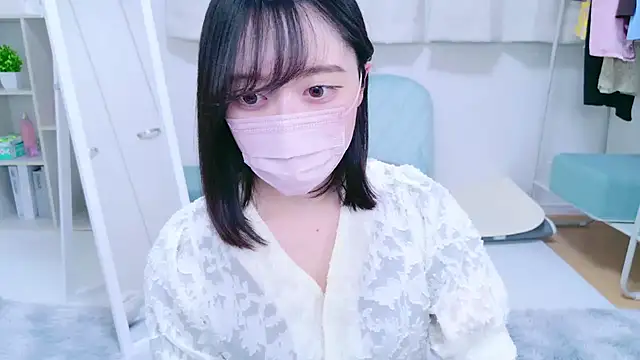 Snapshot of Yurie_ chatting on 12/21/24, 07:35 Yurie  online show from 12/21/24, 07:35