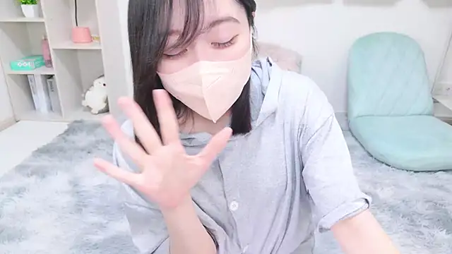 Snapshot of Yurie_ chatting on 01/29/25, 02:10 Yurie  online show from 01/29/25, 02:10