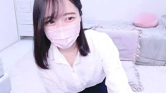 Snapshot of Yurie_ chatting on 02/02/25, 02:17 Yurie  online show from 02/02/25, 02:17