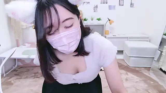 Snapshot of Yurie_ chatting on 02/22/25, 11:13 Yurie  online show from 02/22/25, 11:13