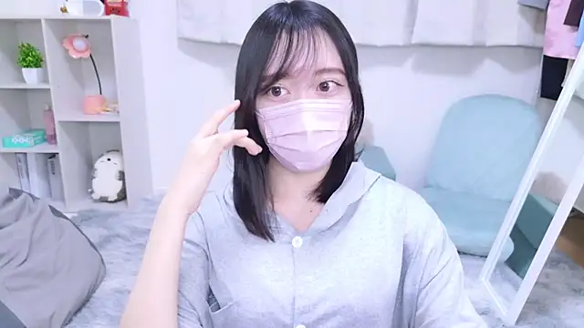 Snapshot of Yurie_ chatting on 03/07/25, 10:10 Yurie  online show from 03/07/25, 10:10