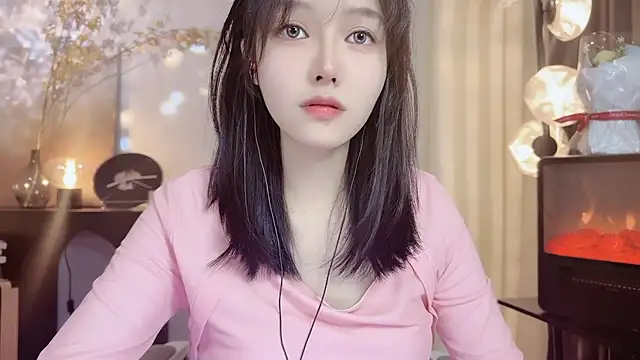 xiaodaibabyy online show from 12/25/24, 10:39